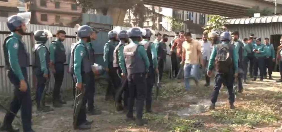 ডাকাতদলকে ধরতে গিয়ে ছুরিকাঘাতে আহত ২ পুলিশ সদস্য